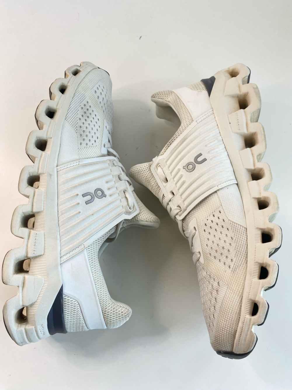 On Running White/ Off White Cloudswift 4 Knit Runner Lace up Shoes size 8 Helion - Picture 8 of 15
